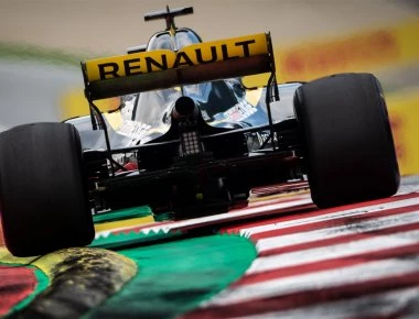 Τα βλέμματα στραμμένα στο Silverstone και στον Lewis Hamilton (φωτο, βιντεο)